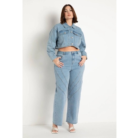 NWT Eloquii Plus Size Seam Detail Straight Leg Jeans, Light Wash - Size 20 - Picture 1 of 12